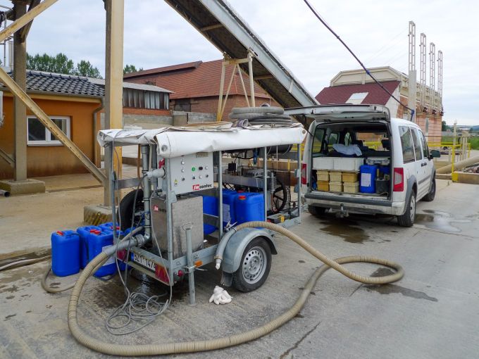 Foam generators