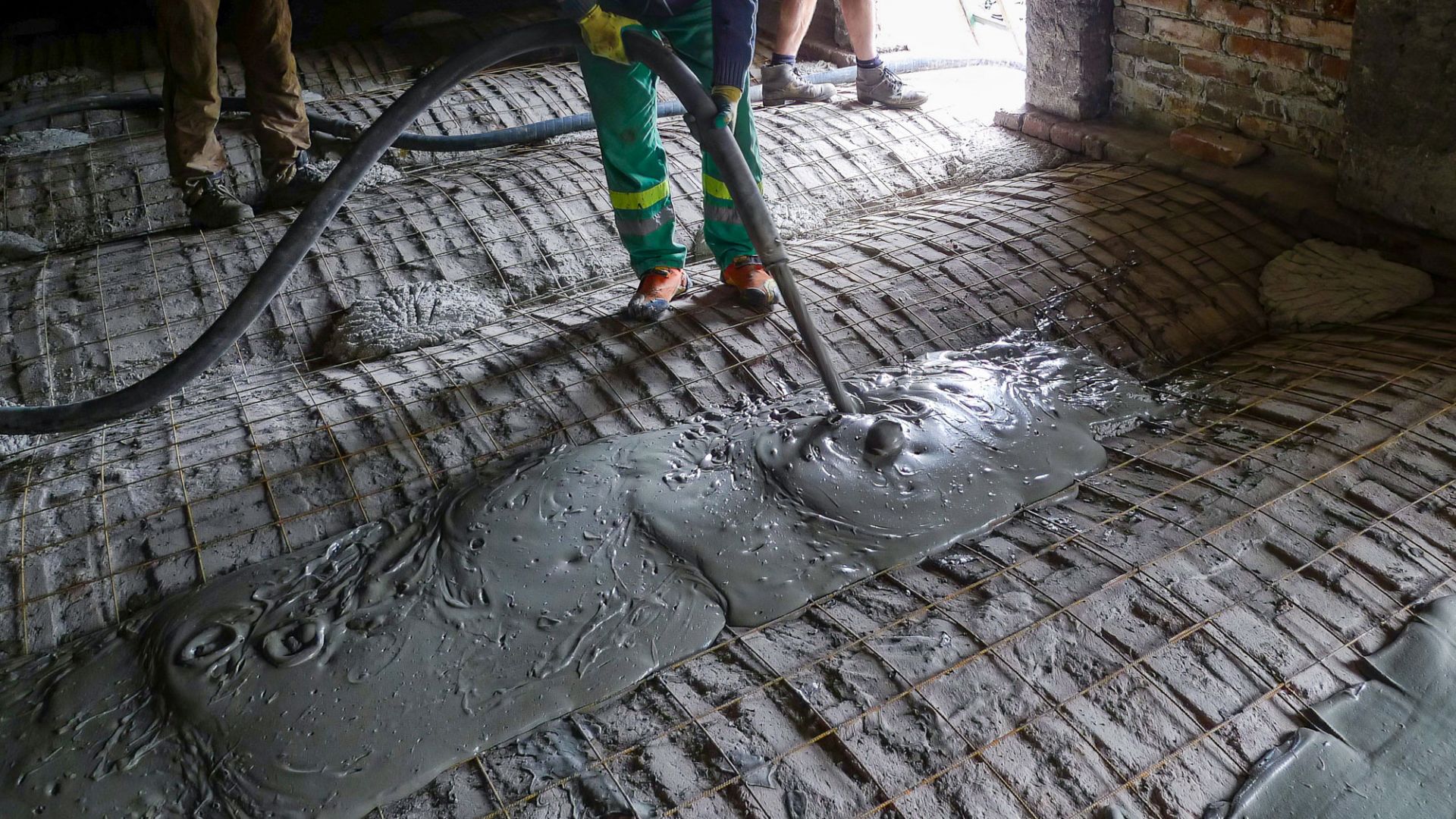 Penobetón ľahko vyplní a vyrovná akékoľvek nerovnosti – tvorí súdržné, izolačné konštrukcie...